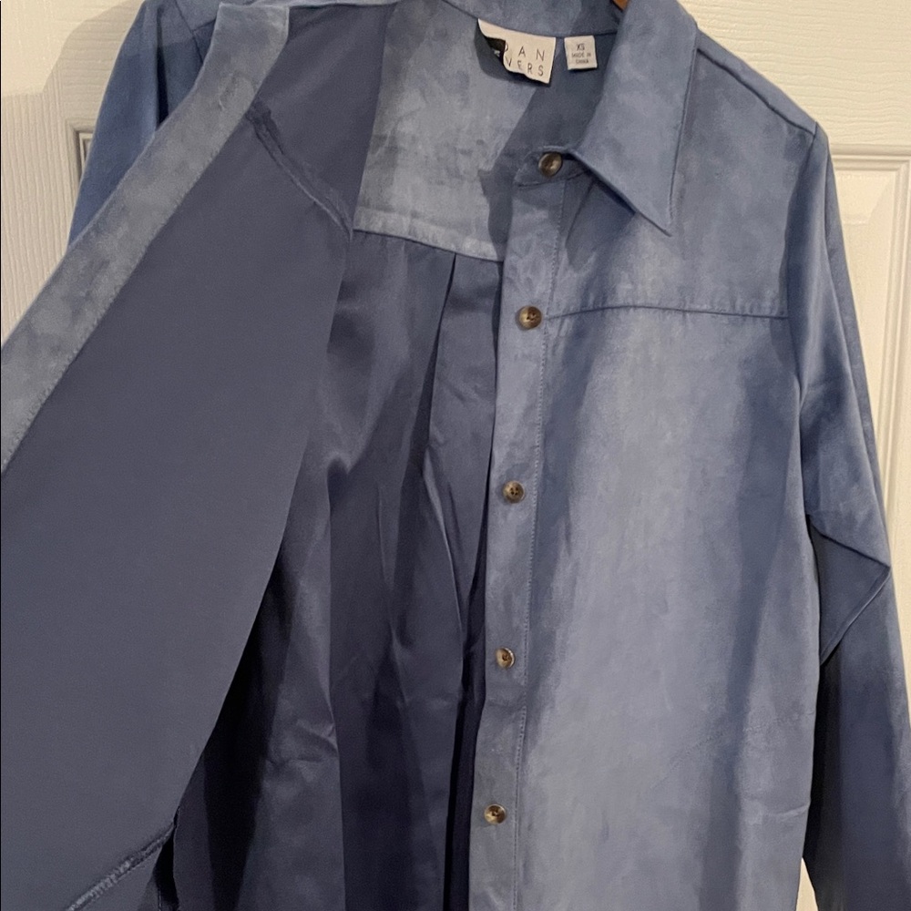 Joan Rivers Blue Button-Up Shirt - Picture 5 of 7
